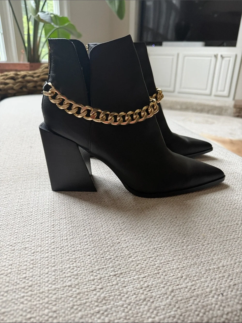 Steve Madden Black Leather Pointed Ankle Boots with Gold Chain